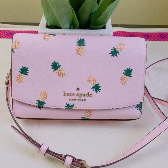 kate spade Handbags - Kate Spade Staci pineapple crossbody